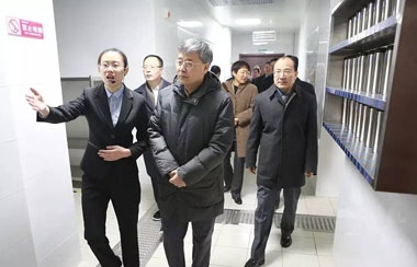 郭樹(shù)清省長(zhǎng)視察餐廳的廚房 郭樹(shù)清省長(zhǎng)視察餐廳的廚房