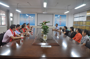 助學(xué)人員與家長(zhǎng)座談 助學(xué)人員與家長(zhǎng)座談
