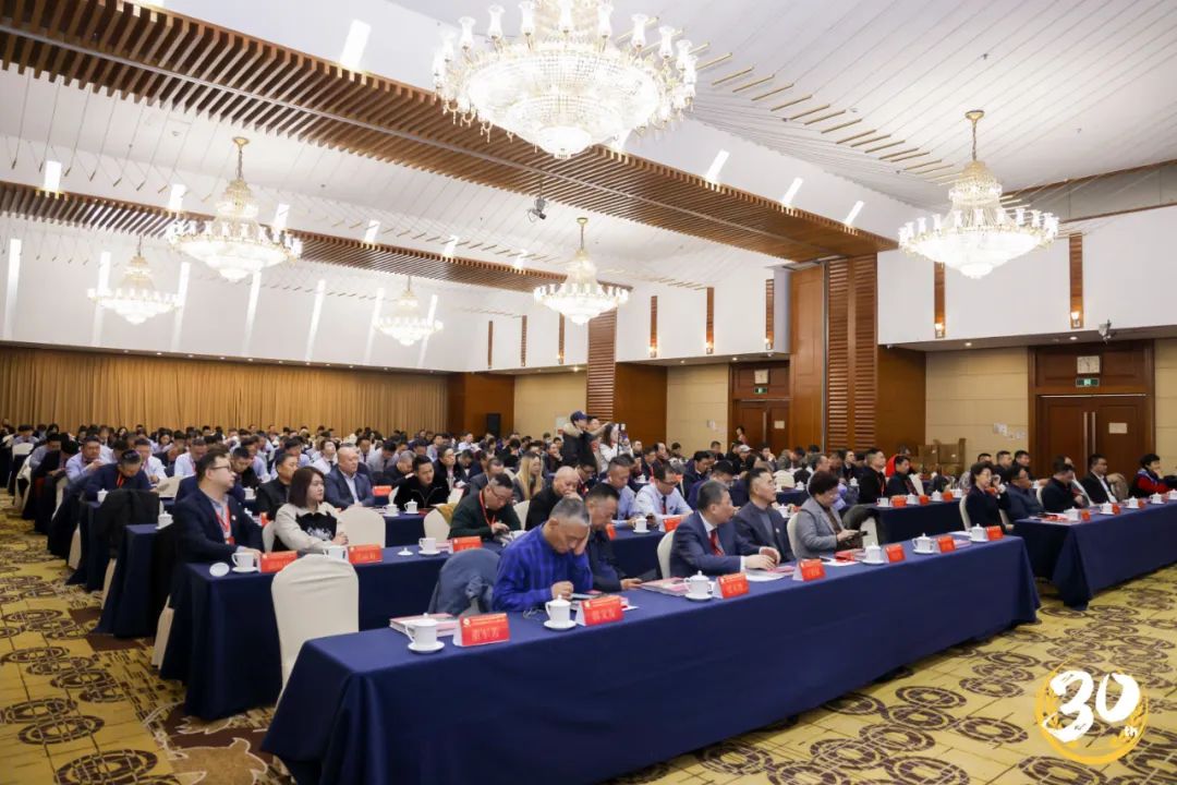 健力源被中國(guó)副食流通協(xié)會(huì)授予“三十年匠心品牌傳承”榮譽(yù)稱(chēng)號(hào)