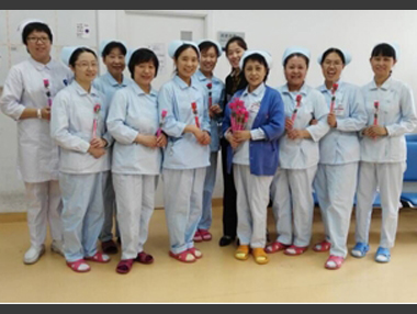 復(fù)興醫(yī)院護(hù)士合影留念 復(fù)興醫(yī)院護(hù)士合影留念