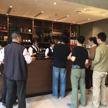 惠普員工現(xiàn)場進行品鑒 惠普員工現(xiàn)場進行品鑒