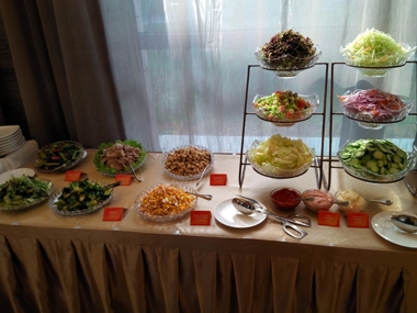 精致的菜品展臺(tái) 精致的菜品展臺(tái)