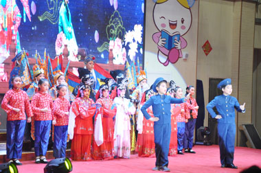 公司贊助雙語小學(xué)開展&ldquo;京劇進(jìn)課堂&rdquo;活動