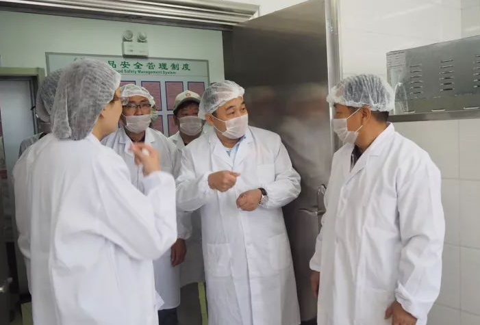 甲方領(lǐng)導(dǎo)參觀洗刷間，