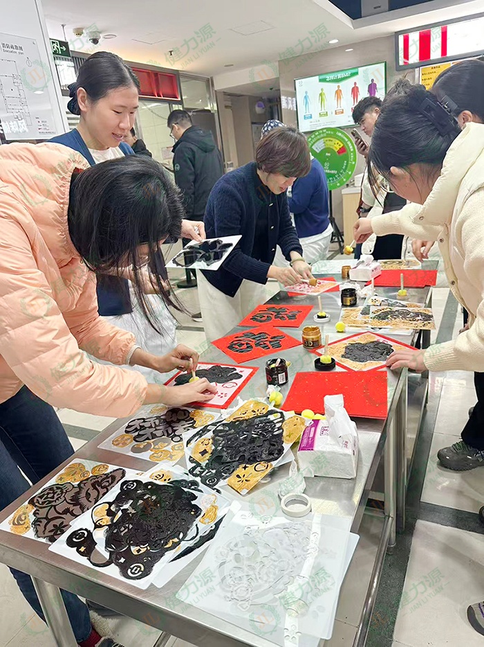 顧客正在拓印 (1).jpg