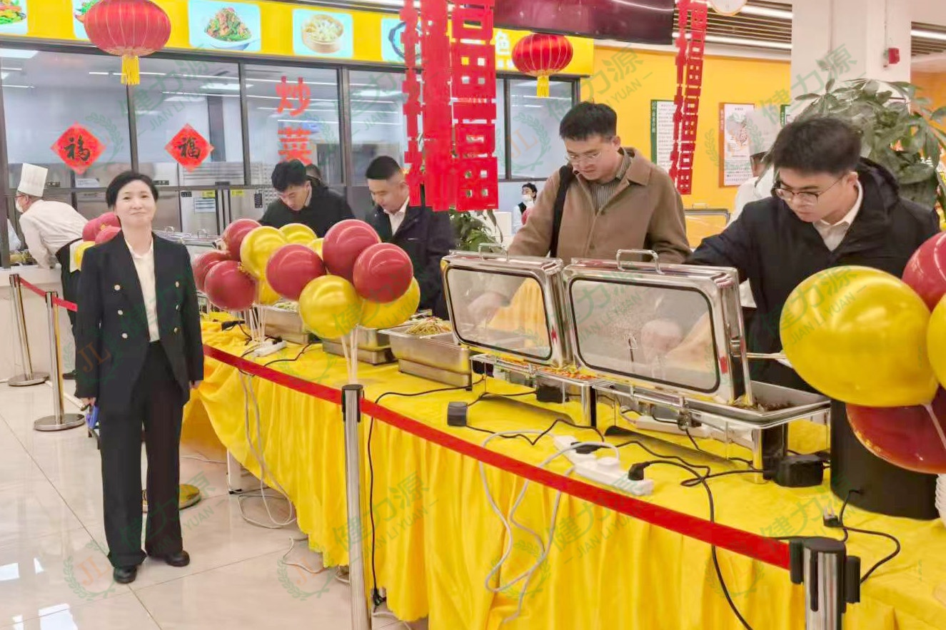 濟南1區(qū)4片區(qū)經(jīng)理安翠霞 連續(xù)多年守崗 (1).jpg