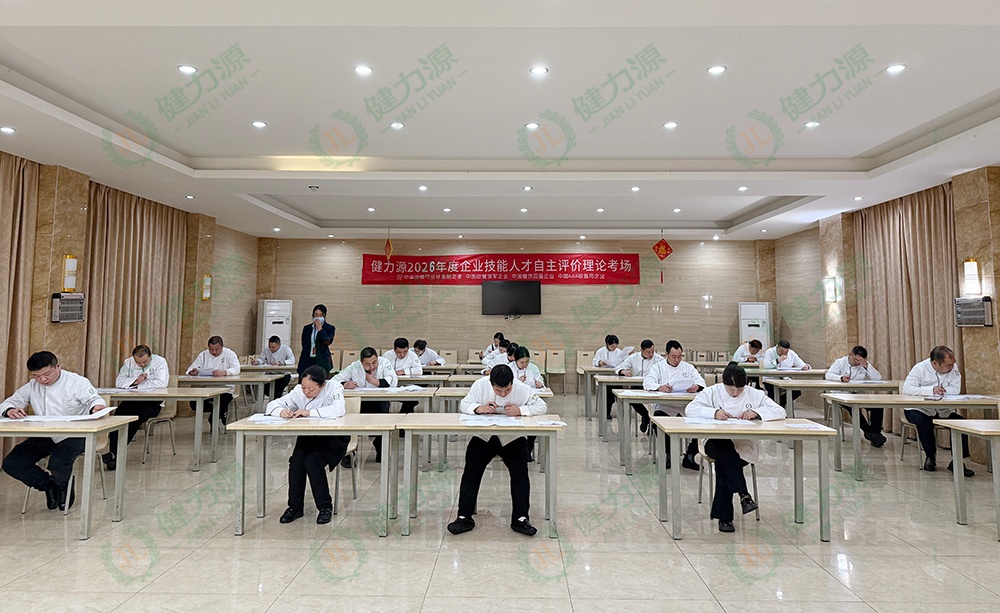 理論考試現(xiàn)場(chǎng) (1).jpg